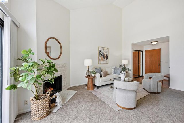 25930 Kay Ave 302, Hayward, CA 94545