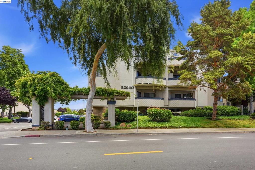 Image 1 of property listing at 25930 Kay Ave 302, Hayward, CA 94545