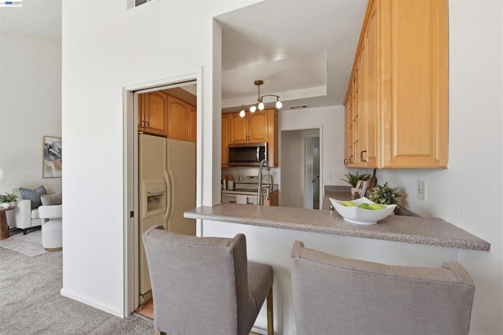 Image 11 of property listing at 25930 Kay Ave 302, Hayward, CA 94545