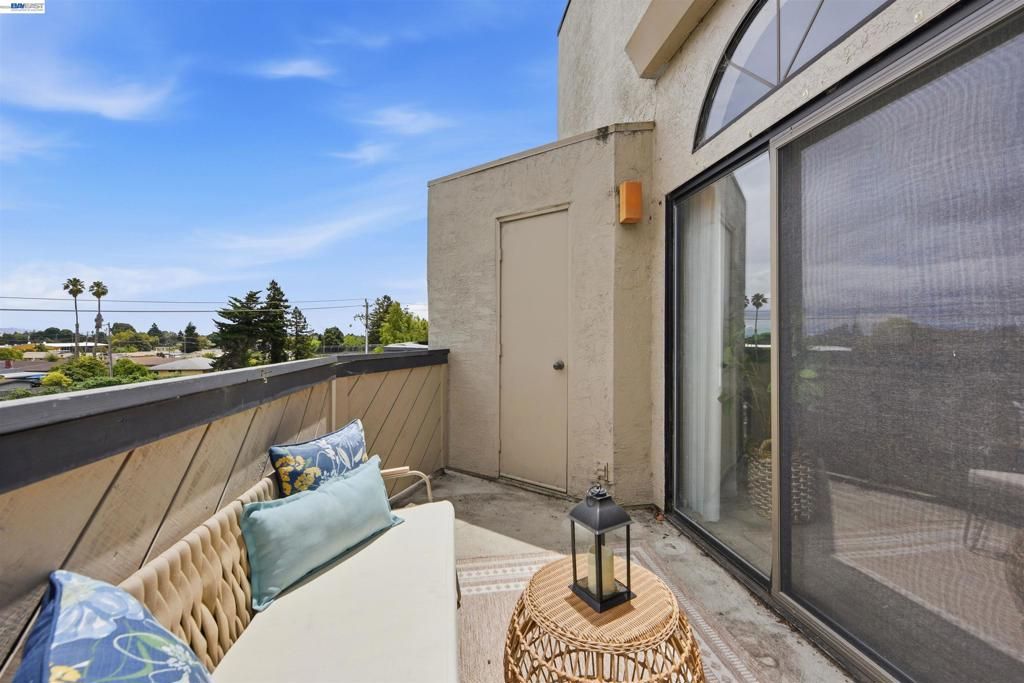 Image 29 of property listing at 25930 Kay Ave 302, Hayward, CA 94545