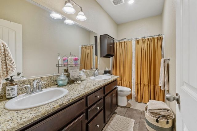 3723 W Vine Avenue, Visalia, CA 93291