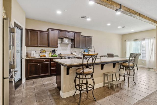 3723 W Vine Avenue, Visalia, CA 93291