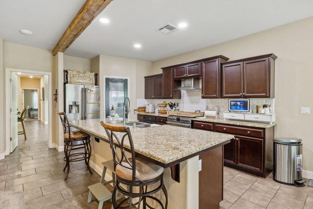 3723 W Vine Avenue, Visalia, CA 93291