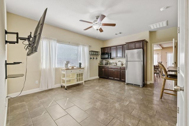 3723 W Vine Avenue, Visalia, CA 93291