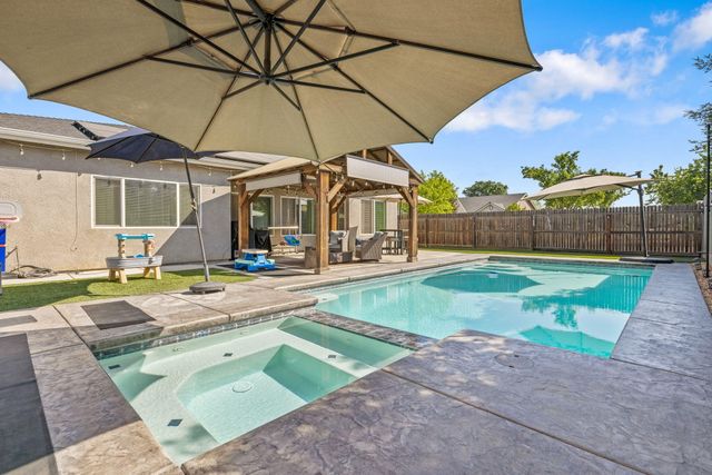 3723 W Vine Avenue, Visalia, CA 93291