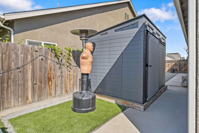 3723 W Vine Avenue, Visalia, CA 93291