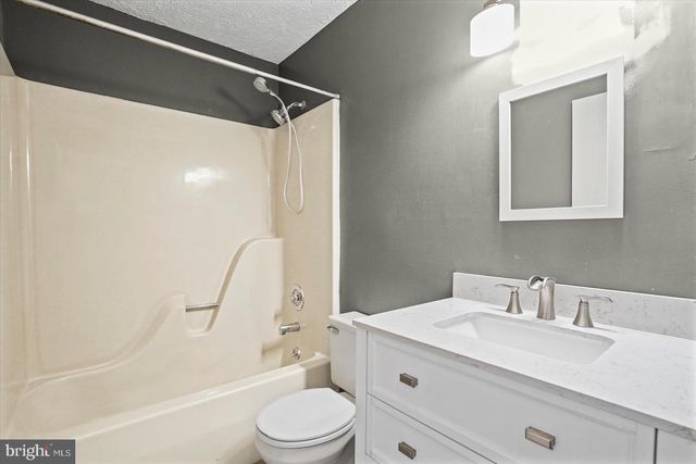 560 ELIZABETH LN, Glen Burnie, MD 21061