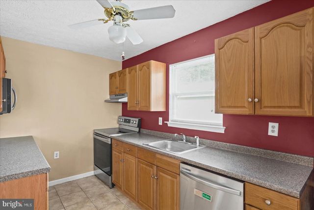 560 ELIZABETH LN, Glen Burnie, MD 21061