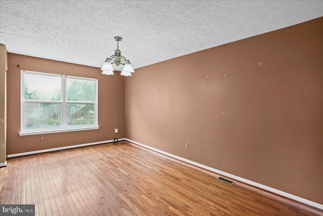 560 ELIZABETH LN, Glen Burnie, MD 21061