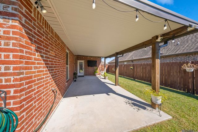 148 Red Maple Dr, Gray, LA 70359