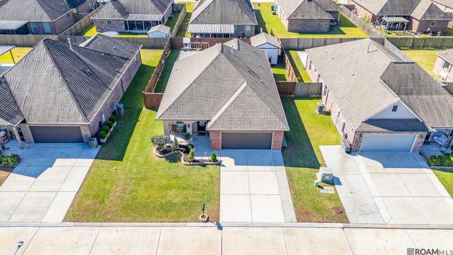 148 Red Maple Dr, Gray, LA 70359