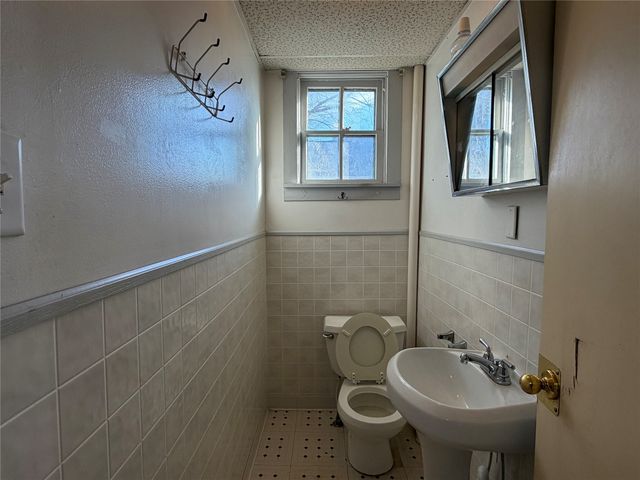 1547 Arlington Avenue, Des Moines, IA 50314