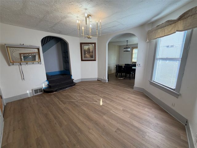 1547 Arlington Avenue, Des Moines, IA 50314