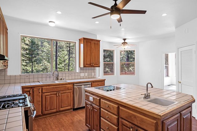 2160 Nelson Rd, Camino, CA 95709