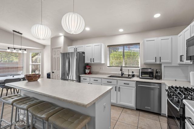 1898 N Hayden Drive, Tucson, AZ 85715