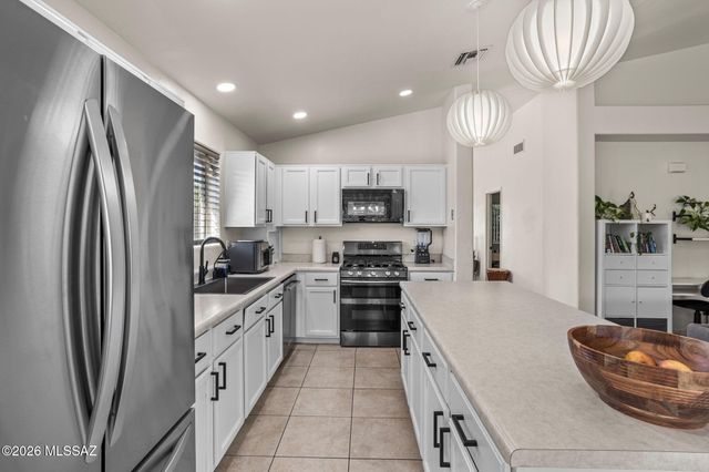 1898 N Hayden Drive, Tucson, AZ 85715