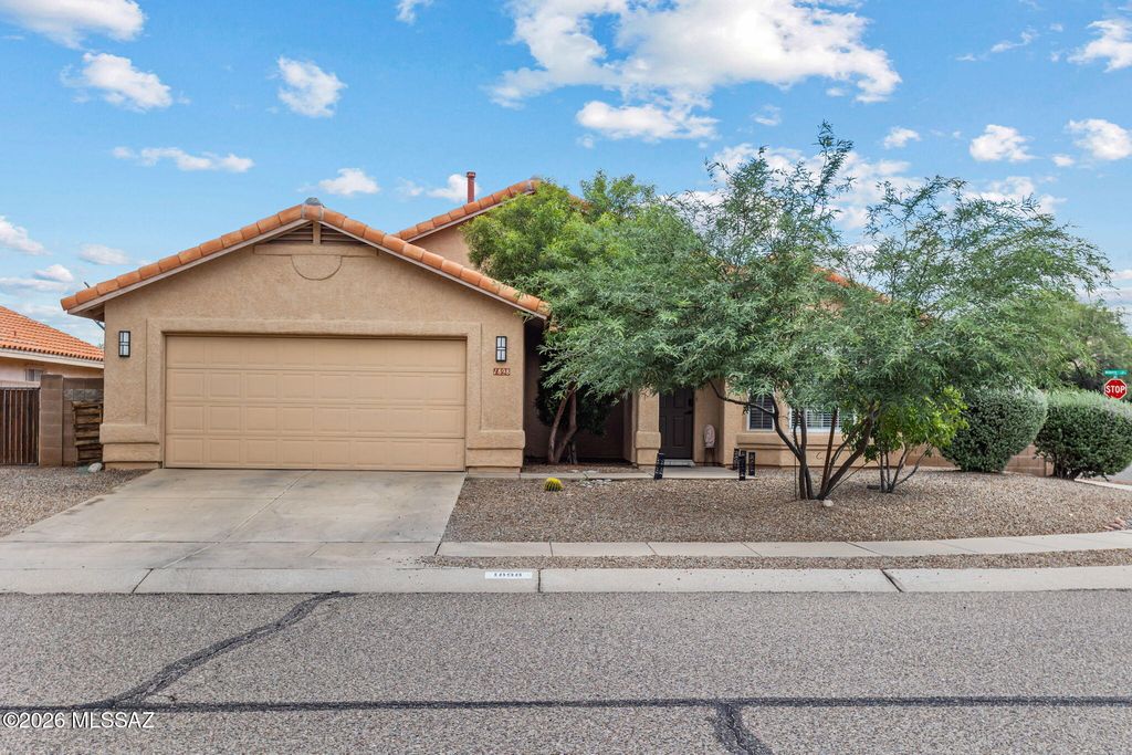 1898 N Hayden Drive, Tucson, AZ 85715