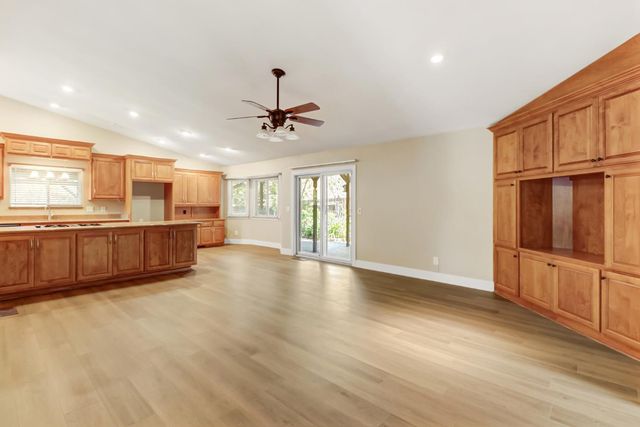 5945 Aspen Ct, Rocklin, CA 95677