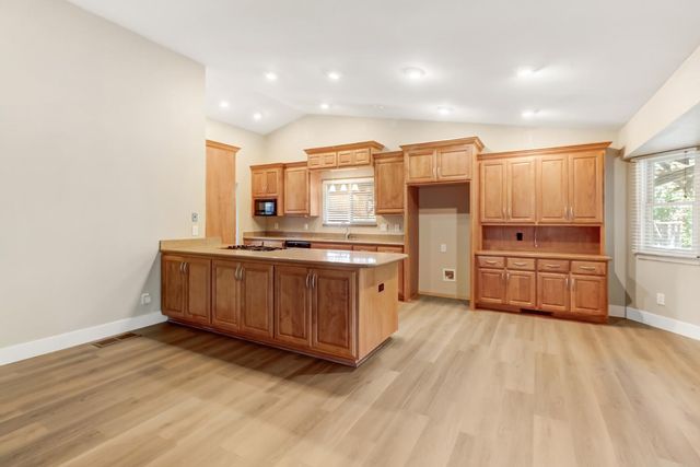 5945 Aspen Ct, Rocklin, CA 95677