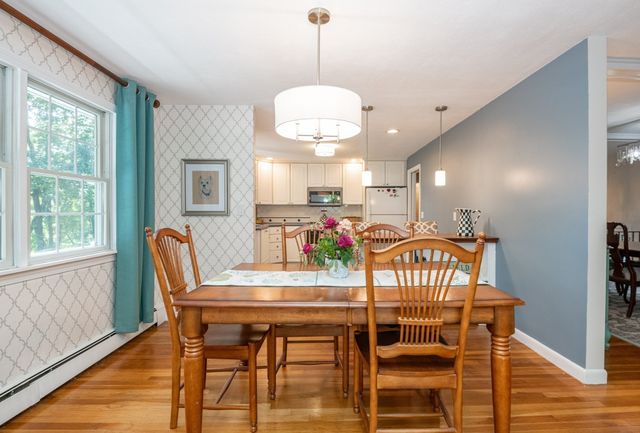 29 Doncaster Circle, Lynnfield, MA 01940