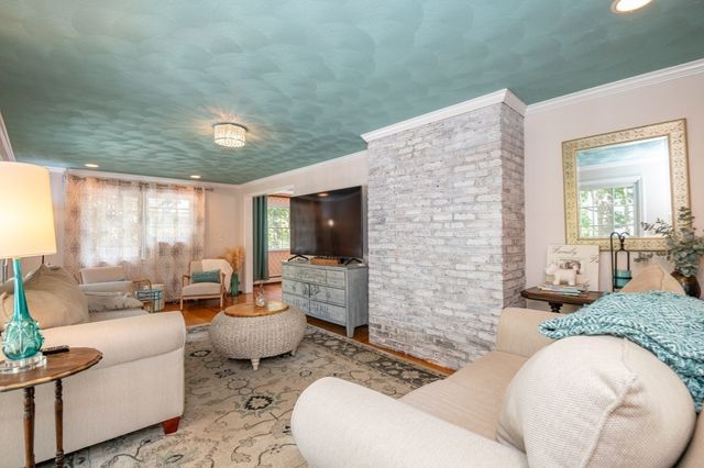 29 Doncaster Circle, Lynnfield, MA 01940
