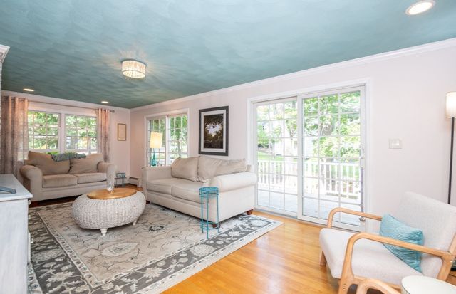 29 Doncaster Circle, Lynnfield, MA 01940