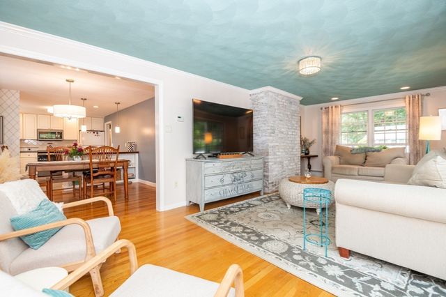 29 Doncaster Circle, Lynnfield, MA 01940