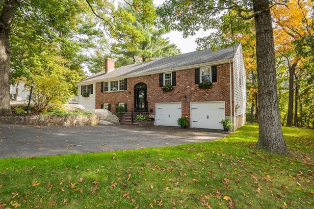 29 Doncaster Circle, Lynnfield, MA 01940