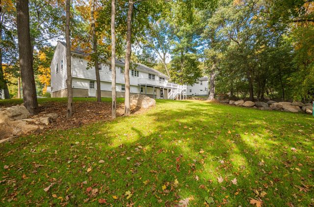 29 Doncaster Circle, Lynnfield, MA 01940