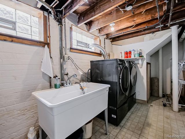 415 Meridan Street, Dearborn, MI 48124