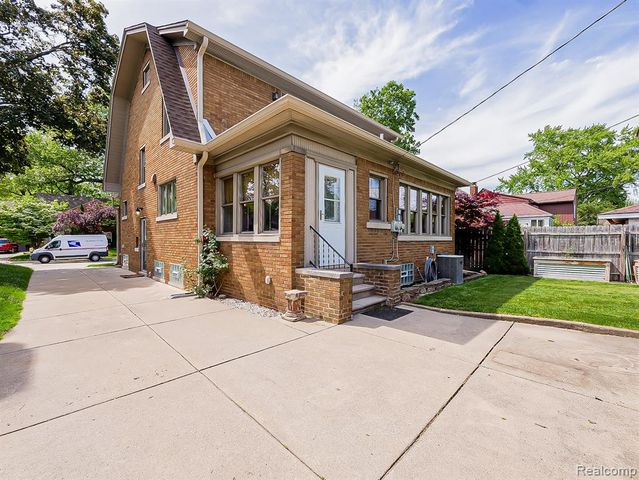 415 Meridan Street, Dearborn, MI 48124
