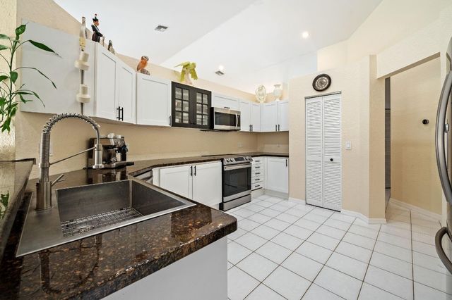 4080 NW 83rd Lane, Coral Springs, FL 33065