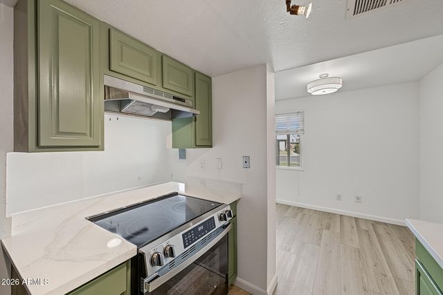 1020 E REDFIELD Road, Tempe, AZ 85283