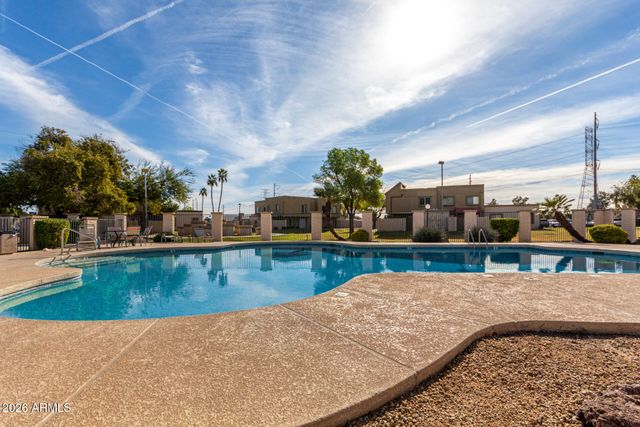 1020 E REDFIELD Road, Tempe, AZ 85283