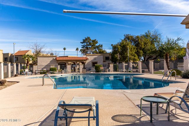 1020 E REDFIELD Road, Tempe, AZ 85283
