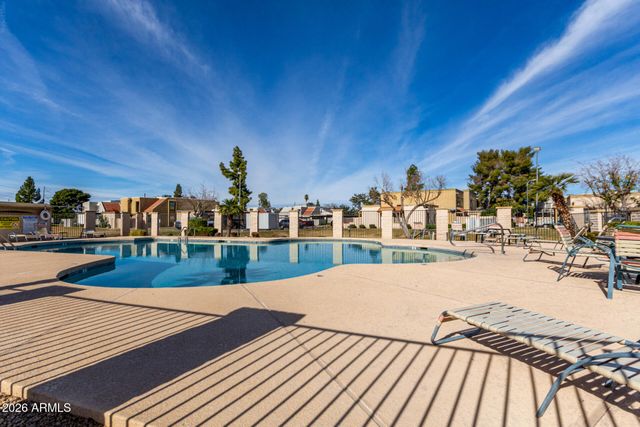 1020 E REDFIELD Road, Tempe, AZ 85283