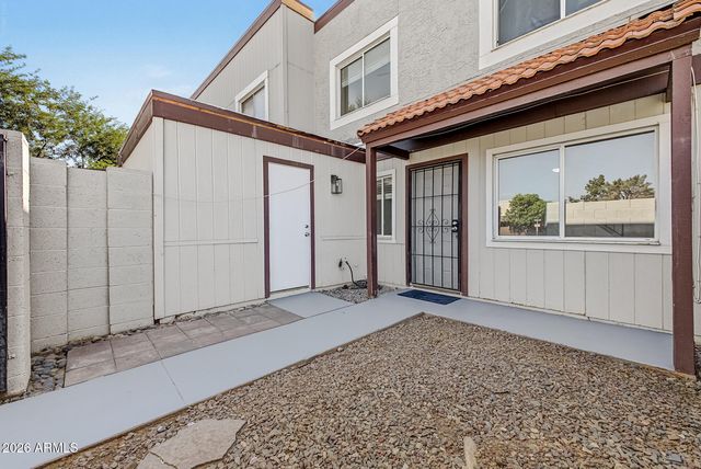 1020 E REDFIELD Road, Tempe, AZ 85283