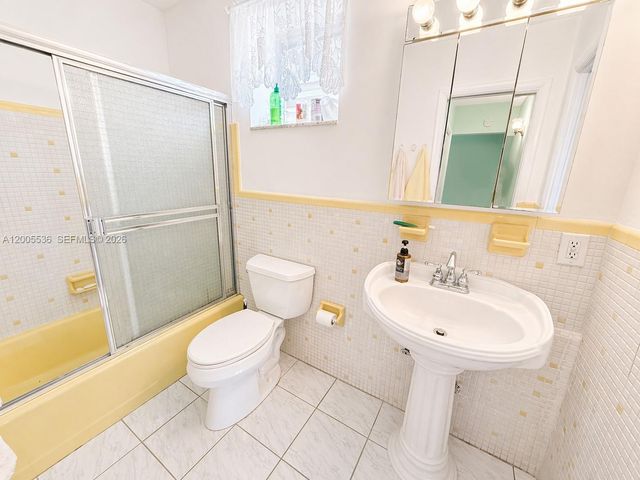 16701 NE 13th Ave 102, Miami, FL 33162