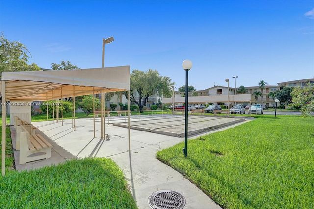 16701 NE 13th Ave 102, Miami, FL 33162
