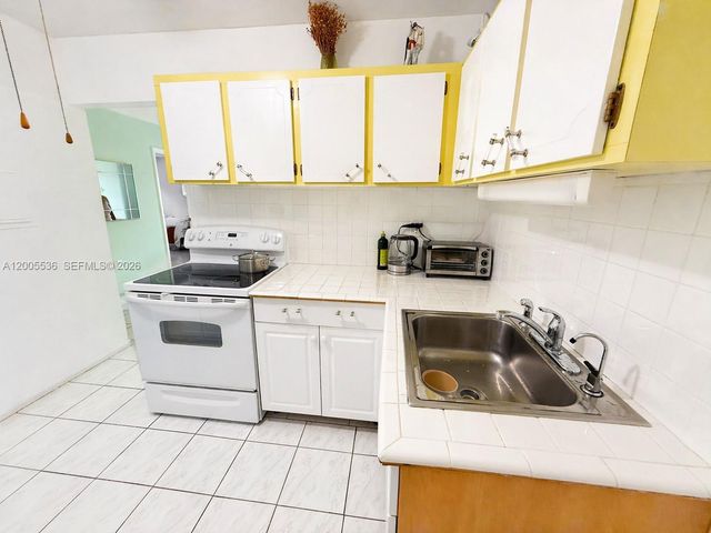 16701 NE 13th Ave 102, Miami, FL 33162