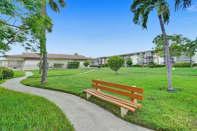 16701 NE 13th Ave 102, Miami, FL 33162