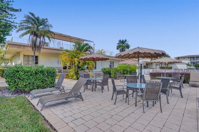 16701 NE 13th Ave 102, Miami, FL 33162