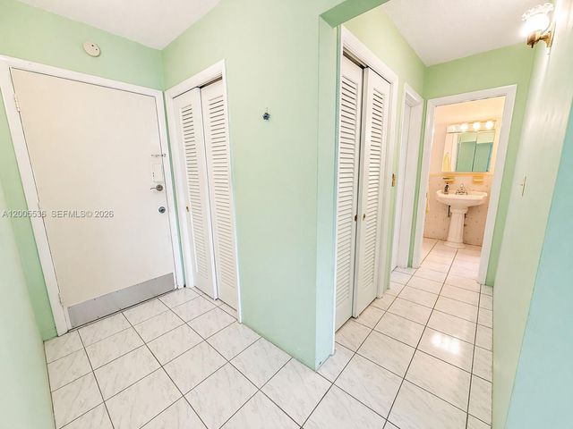 16701 NE 13th Ave 102, Miami, FL 33162