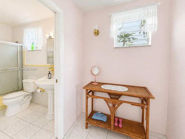 16701 NE 13th Ave 102, Miami, FL 33162