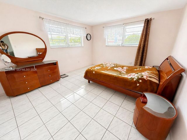 16701 NE 13th Ave 102, Miami, FL 33162