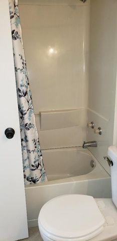 384 Lahonda Drive, Valparaiso, IN 46385