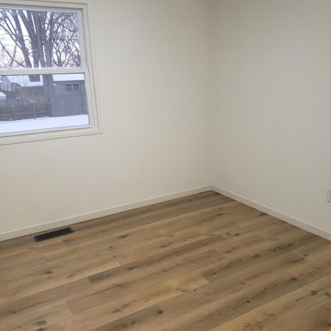 384 Lahonda Drive, Valparaiso, IN 46385