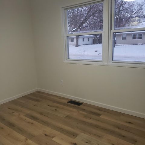 384 Lahonda Drive, Valparaiso, IN 46385