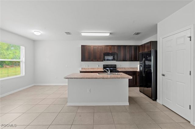 2709 Loreto CT, Cape Coral, FL 33909