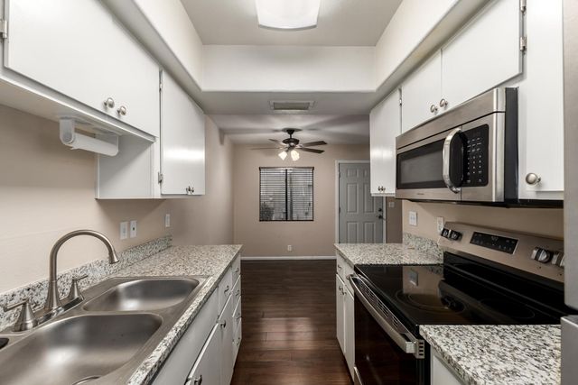 286 W Palomino Drive Unit 107, Chandler, AZ 85225